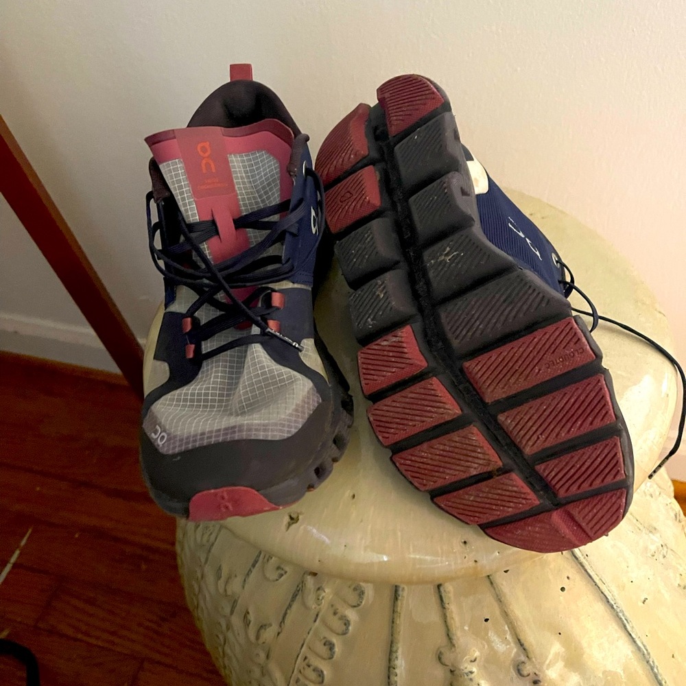 ON running shoes. Women’s size 7.5